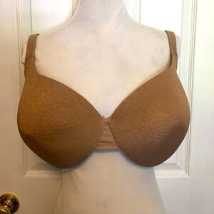 Cacique bra 42DDD. Underwire. Lightly padded soft cups. Preowned